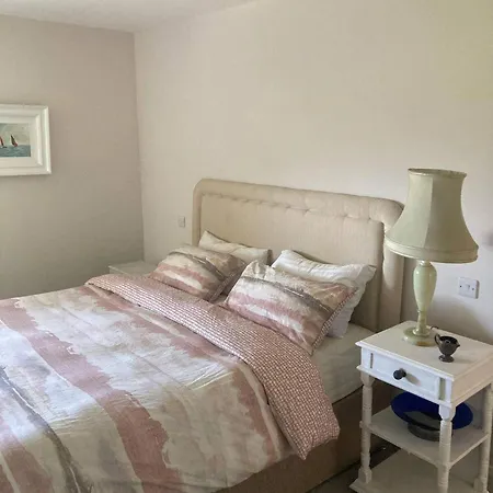 Coastal Retreat - Beautiful Relaxing 5 Bedroom With Spectacular Views Of Bay *