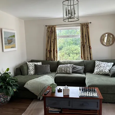 Luxury Getaway With 5 Bedrooms 골웨이