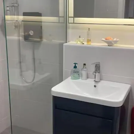 Luxury Getaway With 5 Bedrooms Prázdninový dům